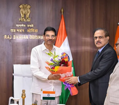 Presentation of Interim Report to Hon'ble Governor